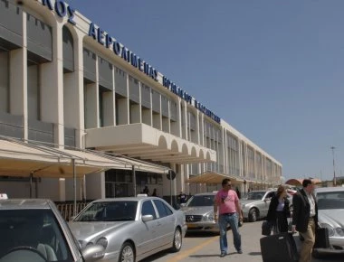 Ατύχημα με Boeing 737 στο αεροδρόμιο Ηρακλείου - Χτύπησε στο διάδρομο προσγείωσης (φωτό)